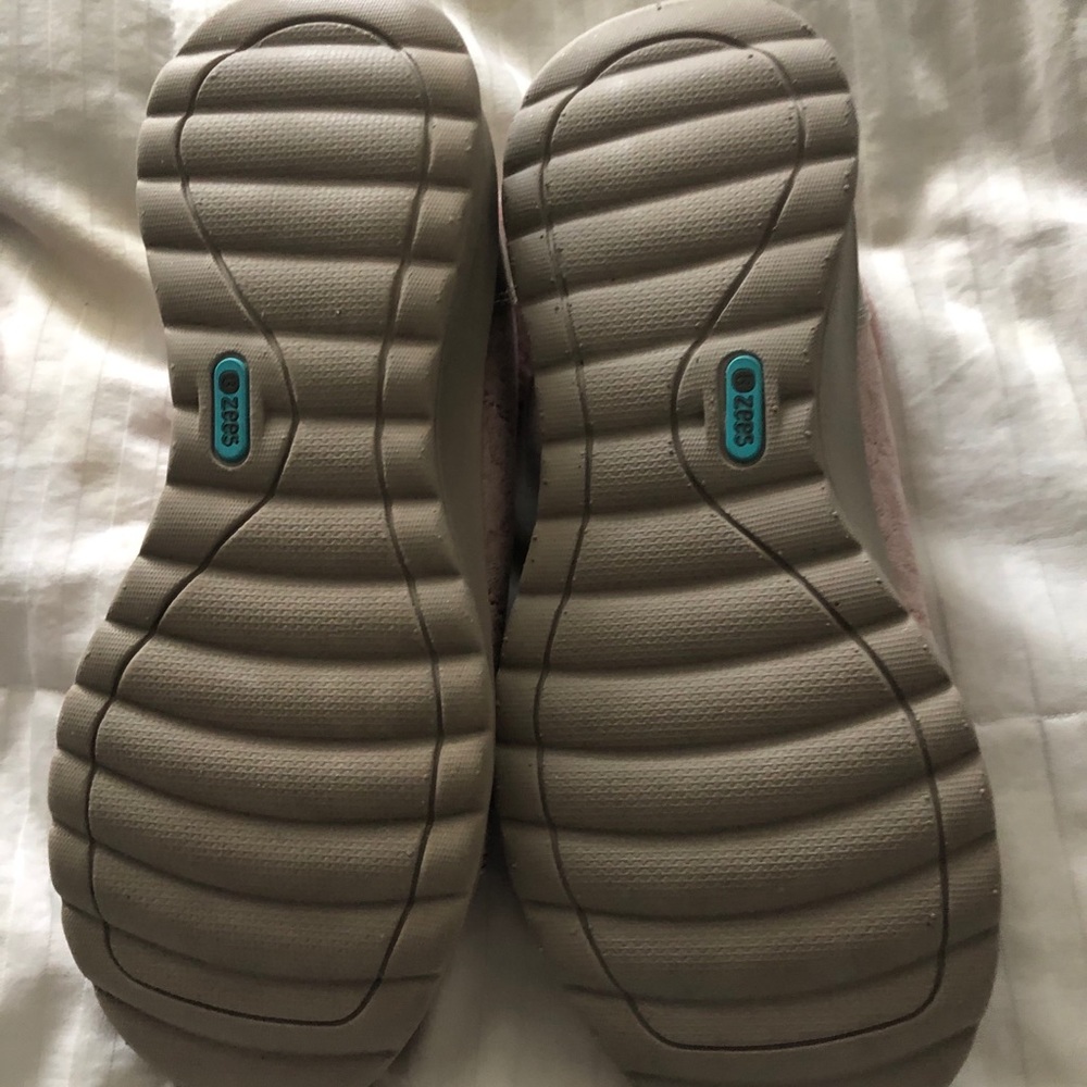 Boot/booties - Picture 2 of 3